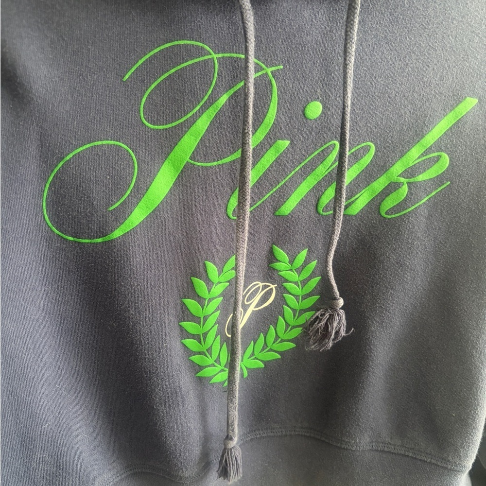 Great condition L PINK Victoria's Secret Navy Cropped Hoodie with Green Logo. - Picture 4 of 10